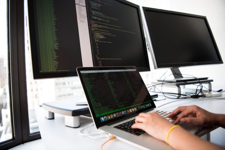 Qu&rsquo;est-ce que le webmastering et pourquoi est-il si important ?